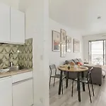 Cozy Comfortable In The Heart Of 12th *