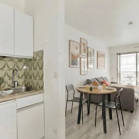 Cozy Comfortable In The Heart Of 12th *